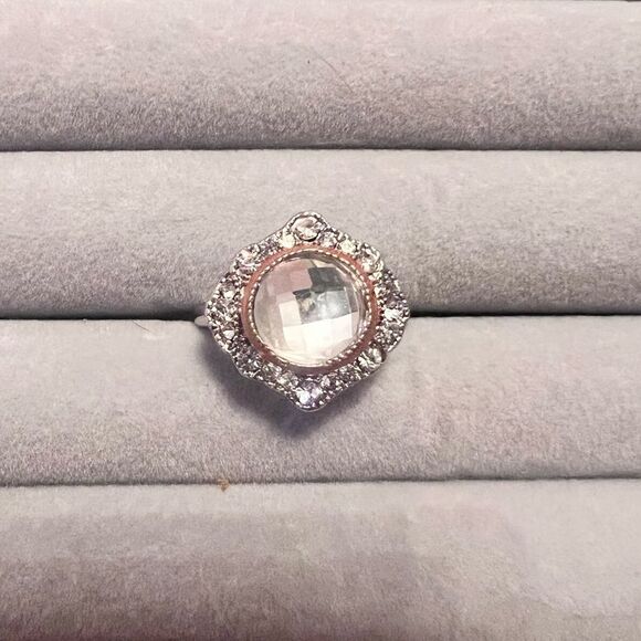 🤯5/$20🤯 NEW Silver Tone Ring With Diamond Crystal - Picture 1 of 4